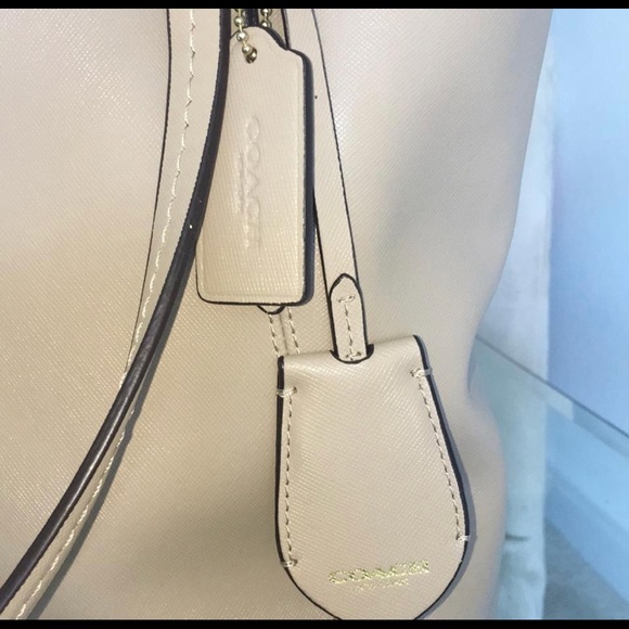 Coach Leather Saffiano Tote NWT - Picture 5 of 6